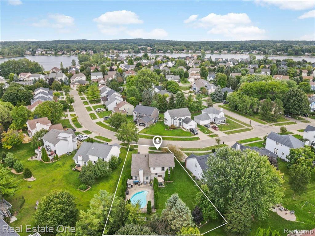 805 WOODLEIGH Way, Oxford, MI 48371 — Photo 15