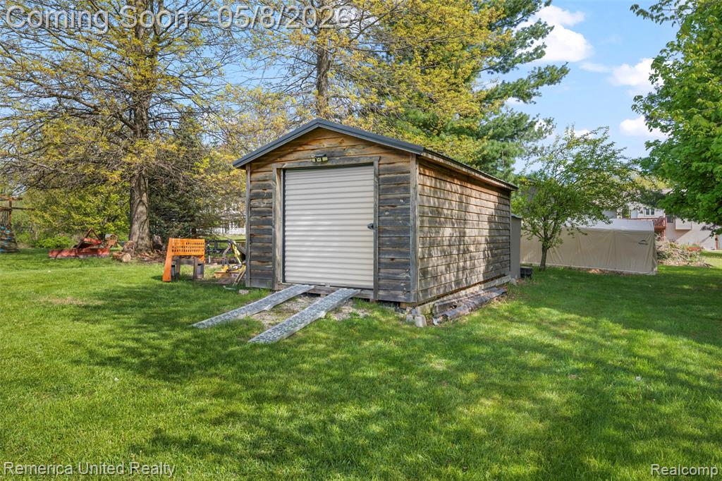 2558 Clivedon Road, Howell, MI 48843 — Photo 15