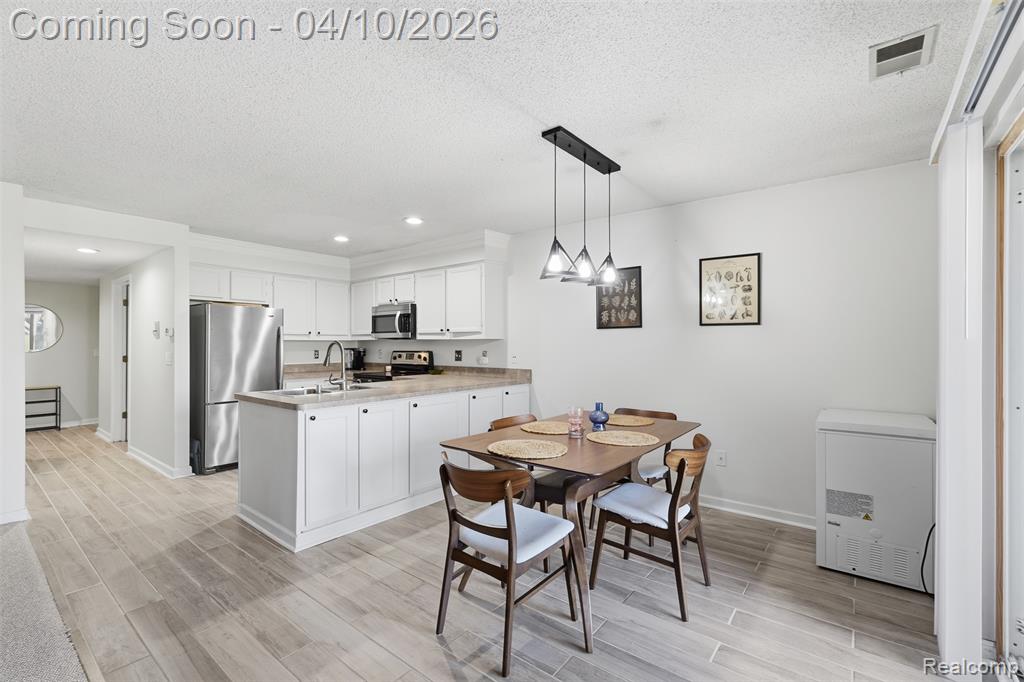 4964 Oak Hill Drive, Waterford, MI 48329 — Photo 12