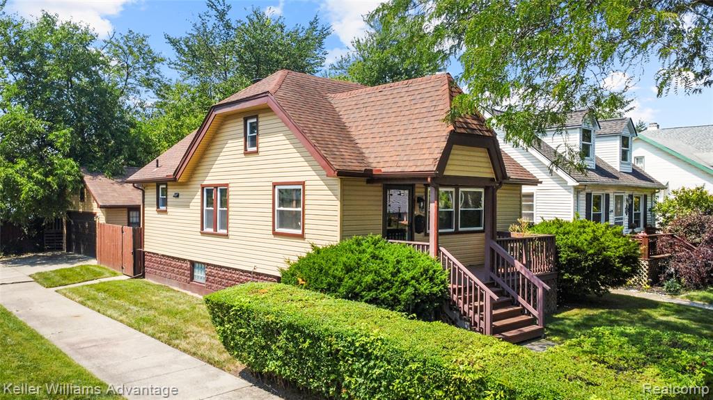 1449 Wayburn Street, Grosse Pointe Park, MI 48230 — Photo 2