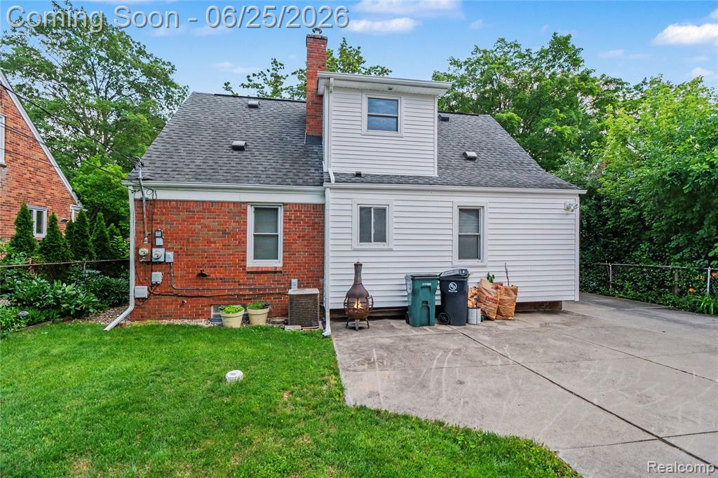 4427 Groveland Avenue, Royal Oak, MI 48073 — Photo 17