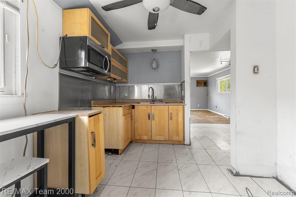 22101 Church Street, Oak Park, MI 48237 — Photo 20