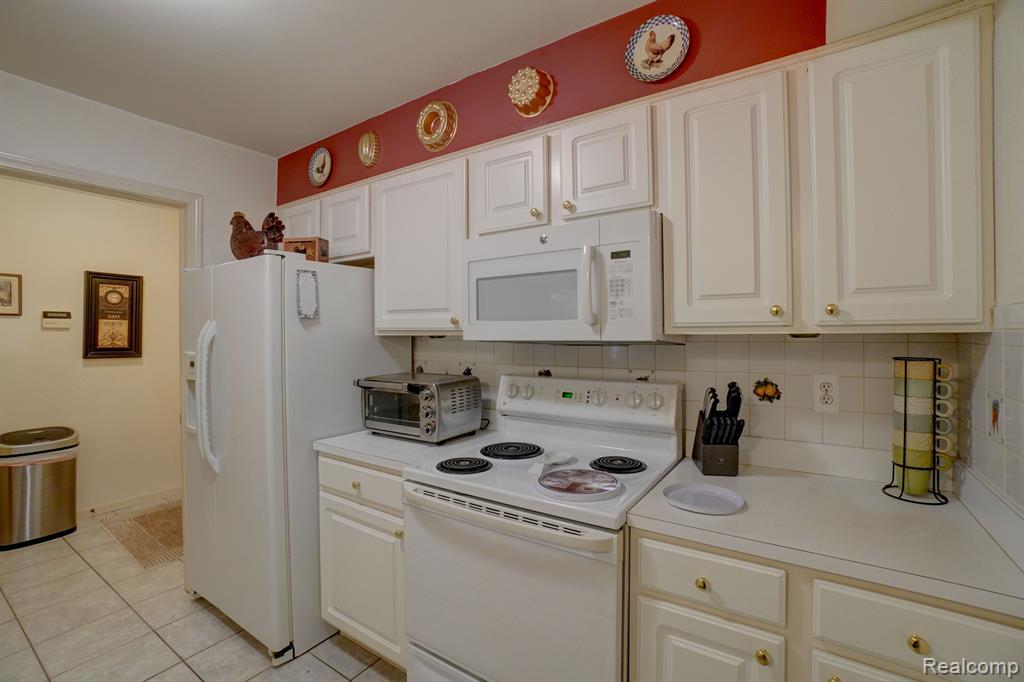 55097 WESTCHESTER Drive, Shelby Twp, MI 48316 — Photo 10