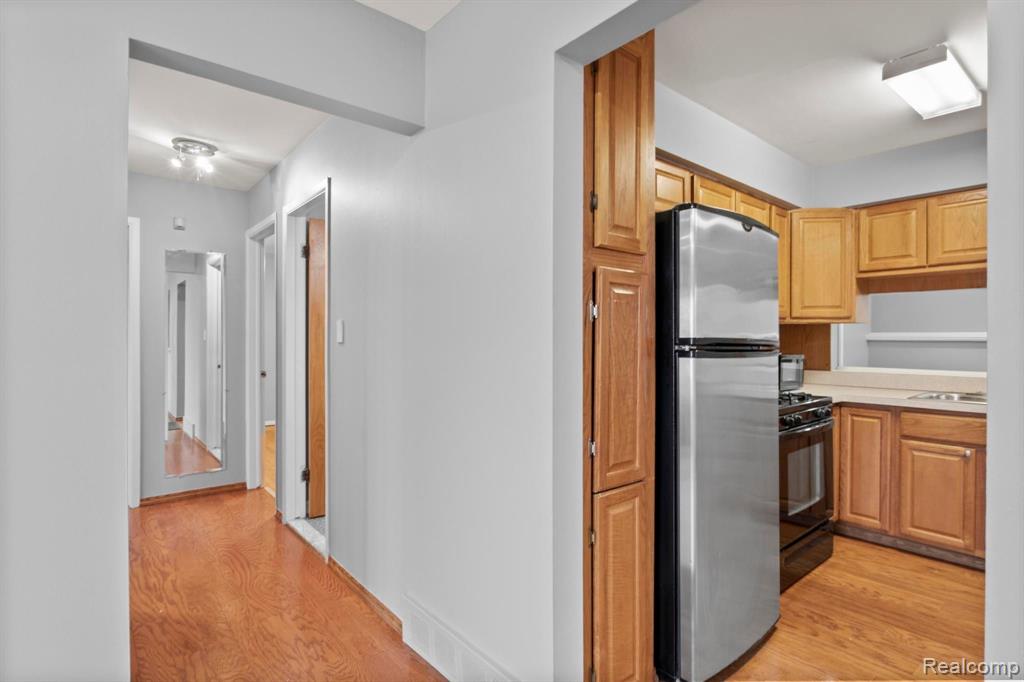 8426 Forrest Drive, Canton, MI 48187 — Photo 13