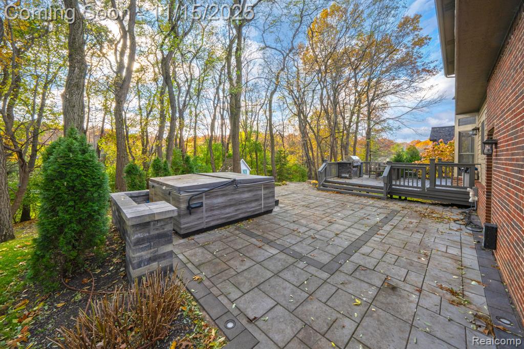 9751 Kingston Pointe Drive, Clarkston, MI 48348 — Photo 2