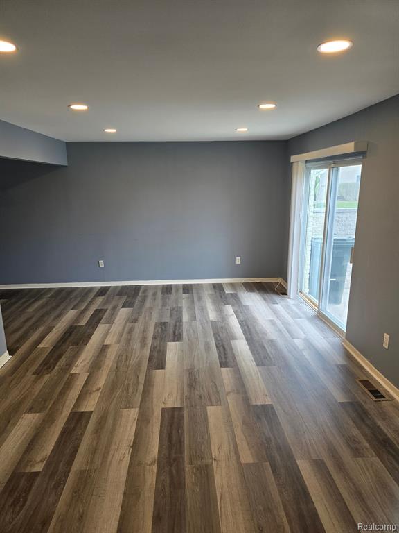 8583 WINCHESTER Drive, Sterling Heights, MI 48313 — Photo 3