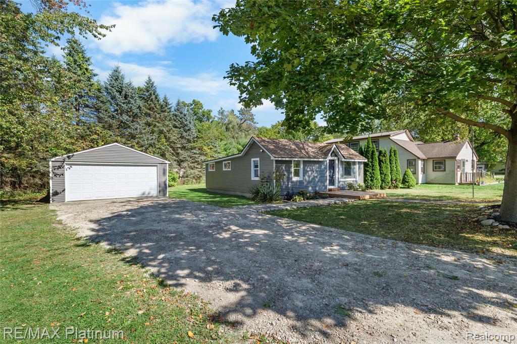 1605 S Hughes Road, Brighton, MI 48114 — Photo 16