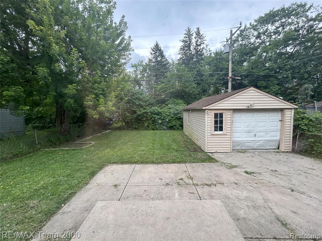 8306 GRAYFIELD Street, Dearborn Heights, MI 48127 — Photo 15
