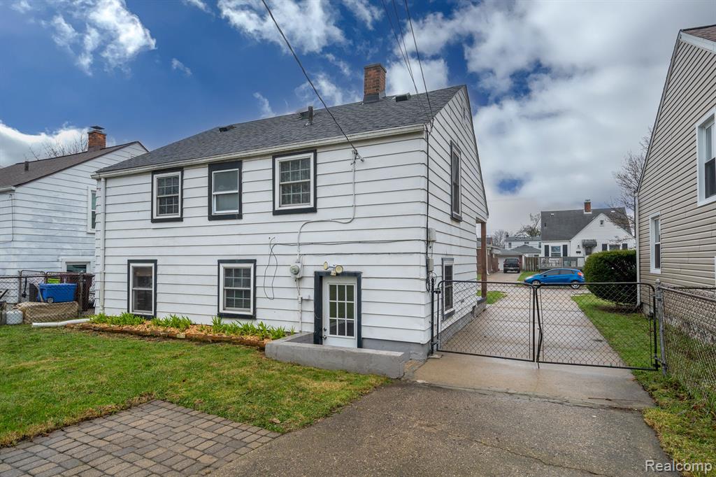 8107 Kaltz, Center Line, MI 48015 — Photo 19