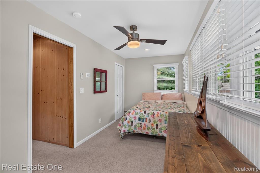 836 Pine Tree Road W, Lake Orion, MI 48362 — Photo 31