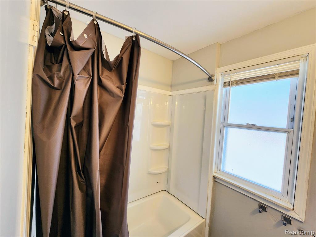6147 Whitefield Street, Dearborn Heights, MI 48127 — Photo 17