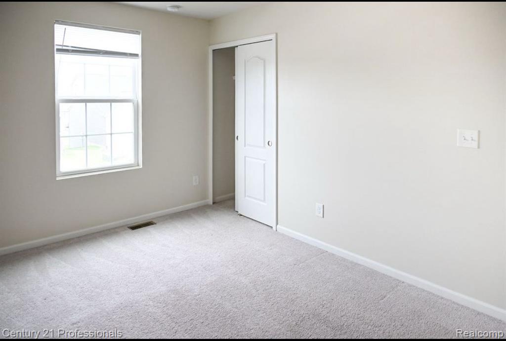 6044 FIELDSTONE Circle, South Lyon, MI 48178 — Photo 47