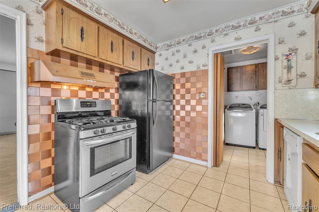 7302 Nightingale Street, Dearborn Heights, MI 48127 — Photo 9