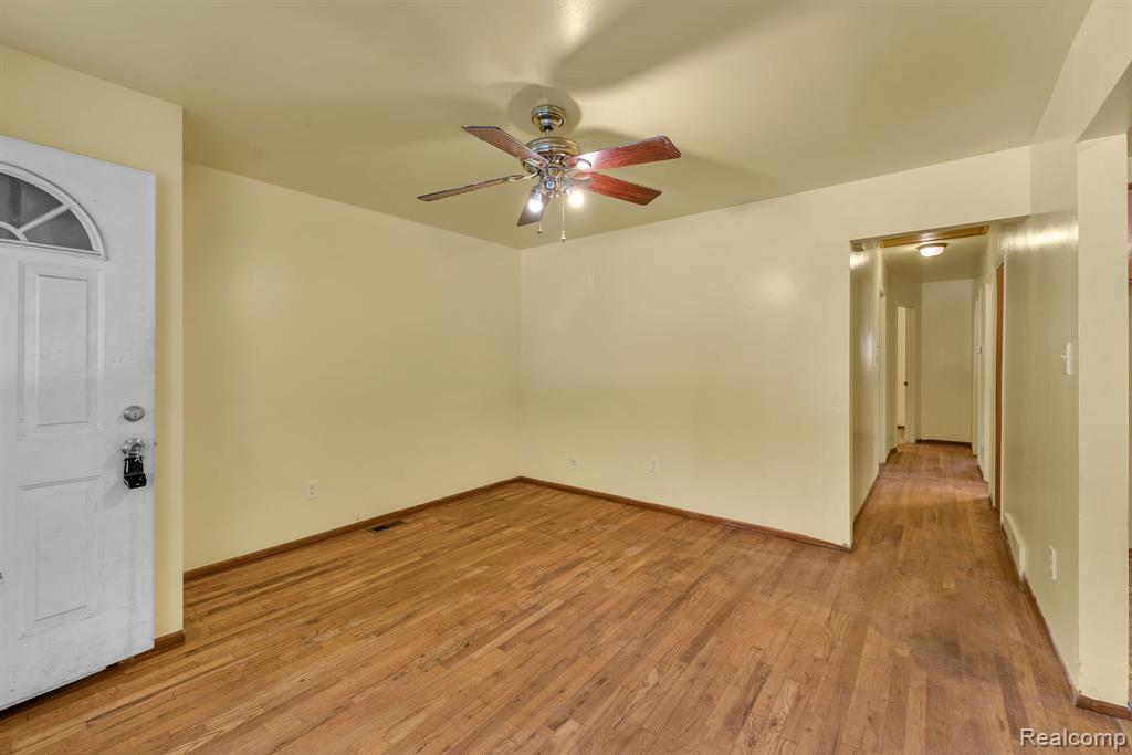 5320 Bedford Street, Dearborn Heights, MI 48125 — Photo 11