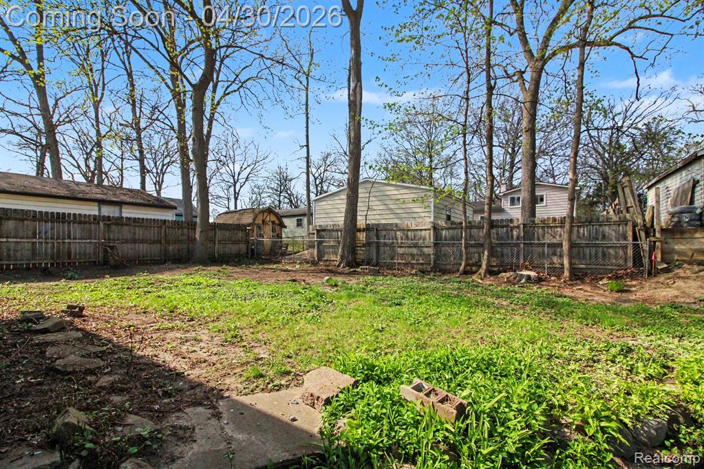 6366 Dellwood Drive, Waterford, MI 48329 — Photo 21