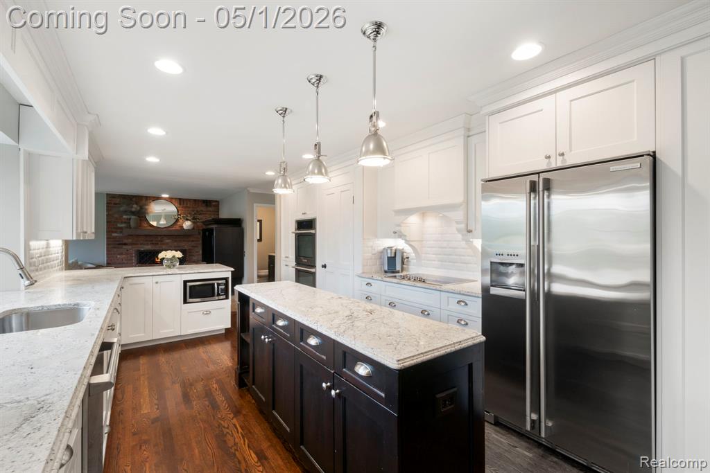 31737 Waltham Court, Beverly Hills, MI 48025 — Photo 12
