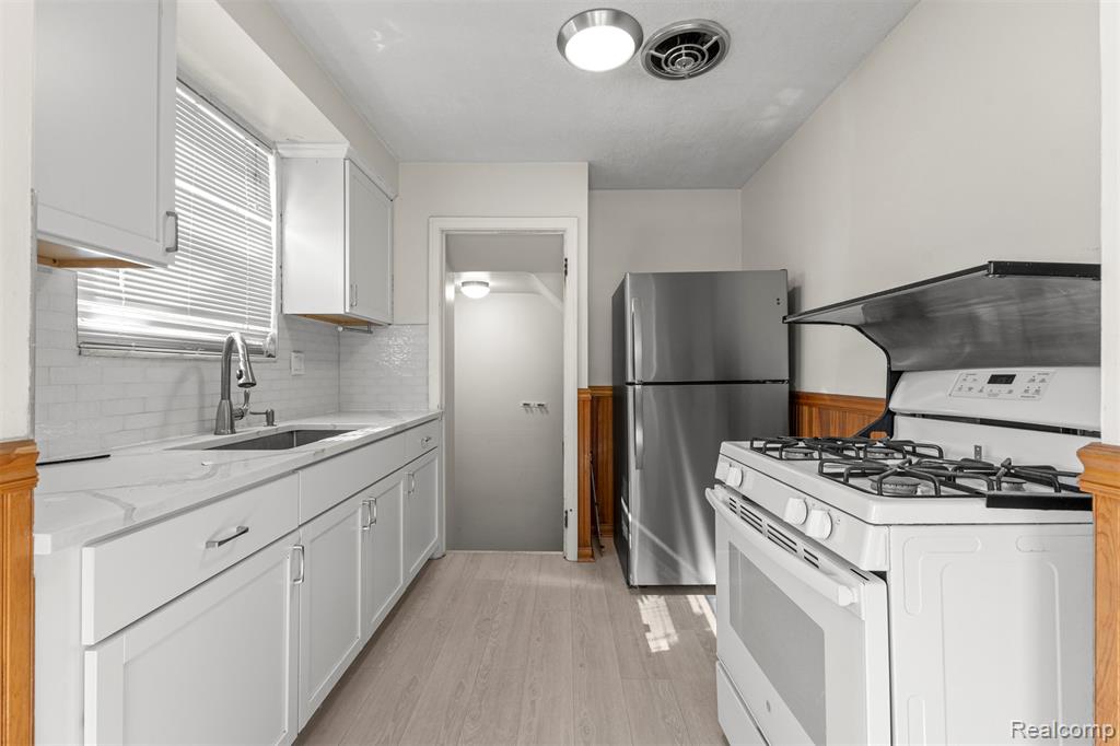 6553 Orchard Avenue, Dearborn, MI 48126 — Photo 10