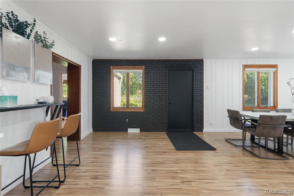 6810 N Territorial Road, Plymouth, MI, 48170