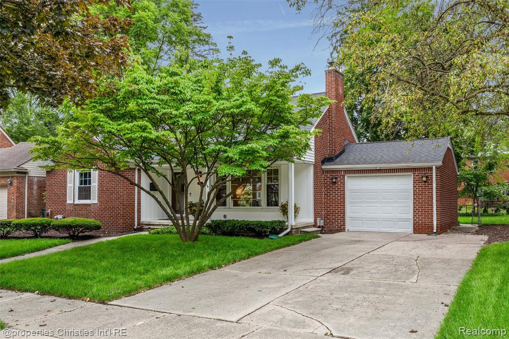 13323 Hart Avenue, Huntington Woods, MI — Photo 2