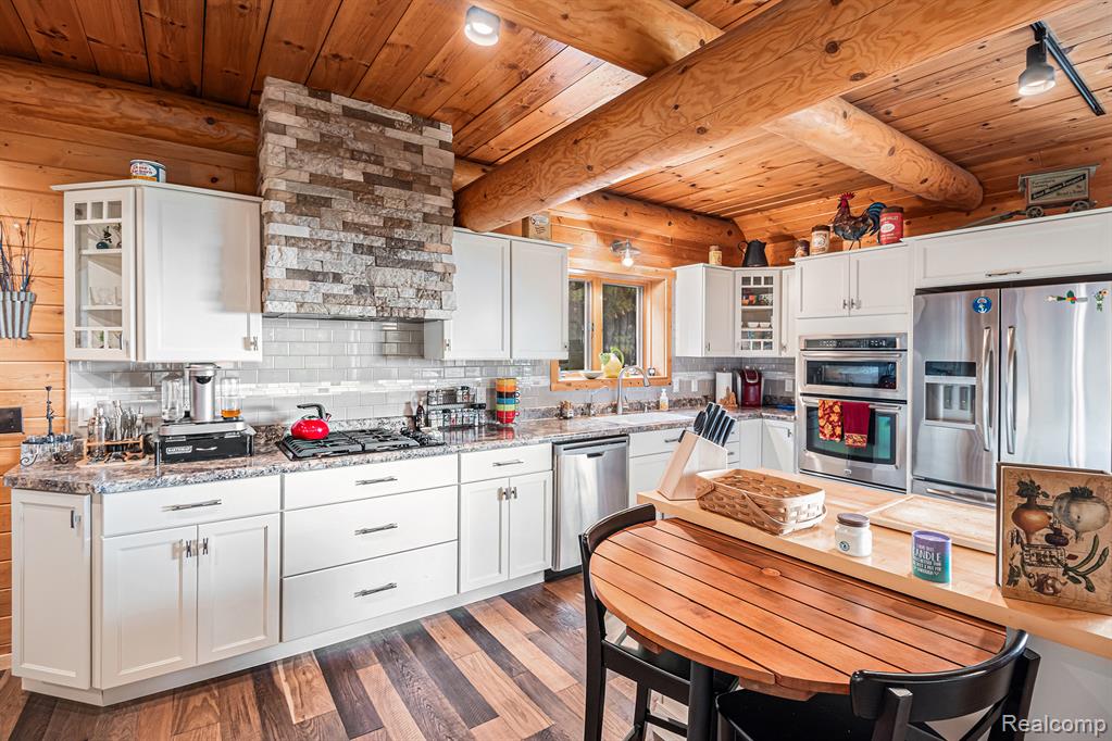 5959 La Canada, Harbor Springs, MI 49740 — Photo 5