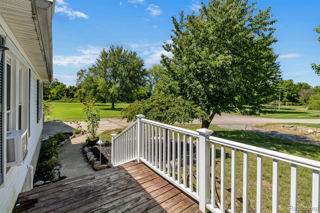 910 E MCARTHUR Street, Corunna, MI 48817 — Photo 7