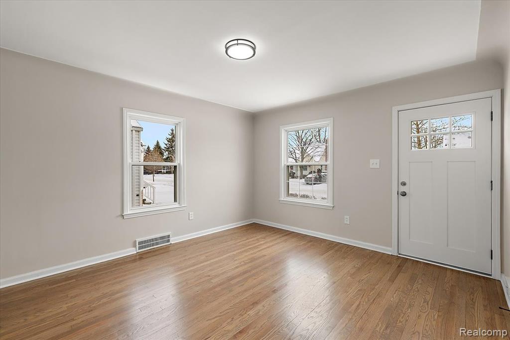 852 Cambridge Road, Berkley, MI 48072 — Photo 5