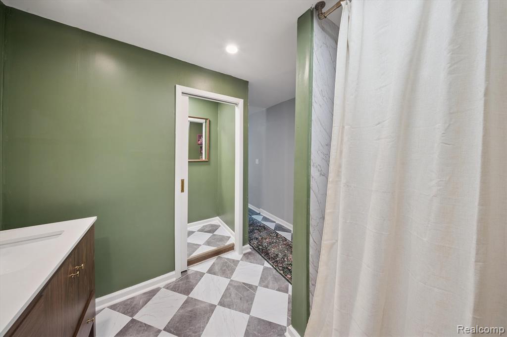 5015 Langlewood Drive, West Bloomfield, MI — Photo 26