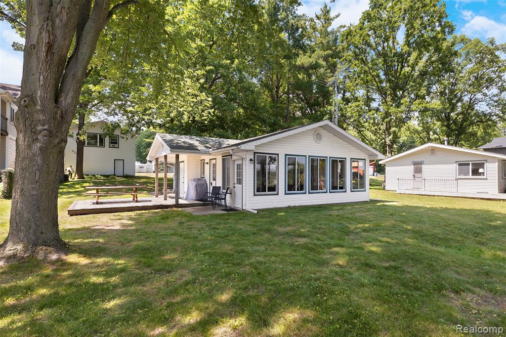 5423 Oakridge Drive, Beaverton, MI 48612 — front exterior