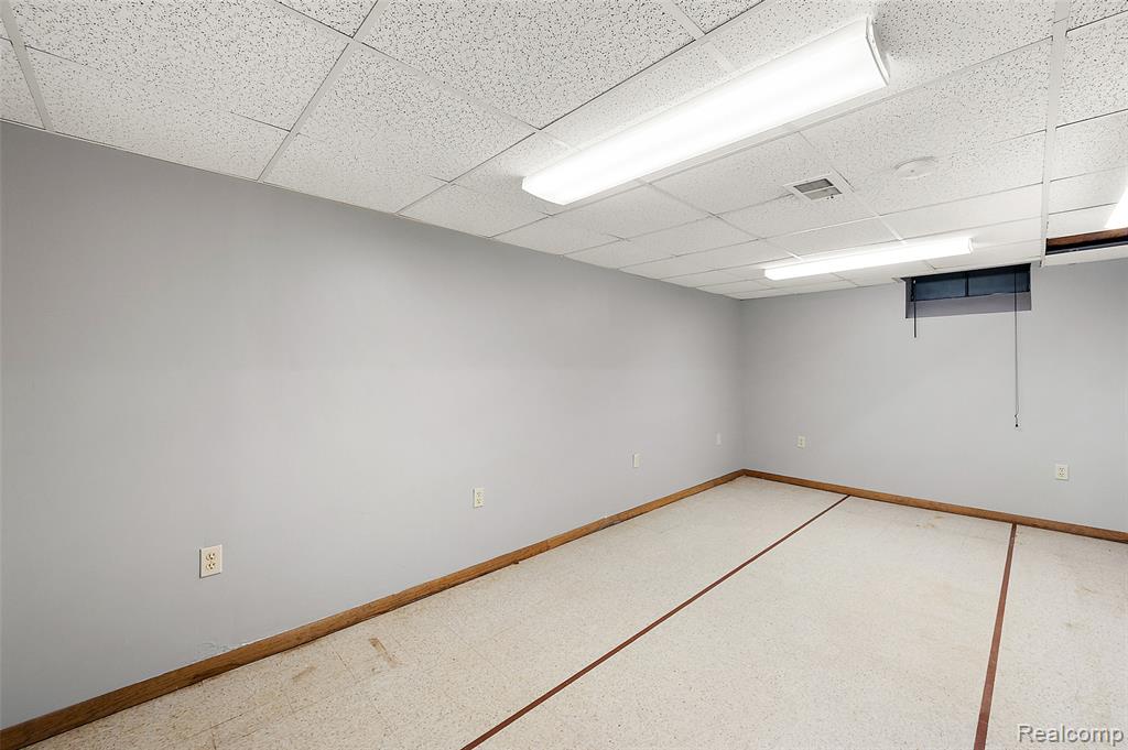 15 Pleasant Lake Drive, Waterford, MI 48327 — Photo 40