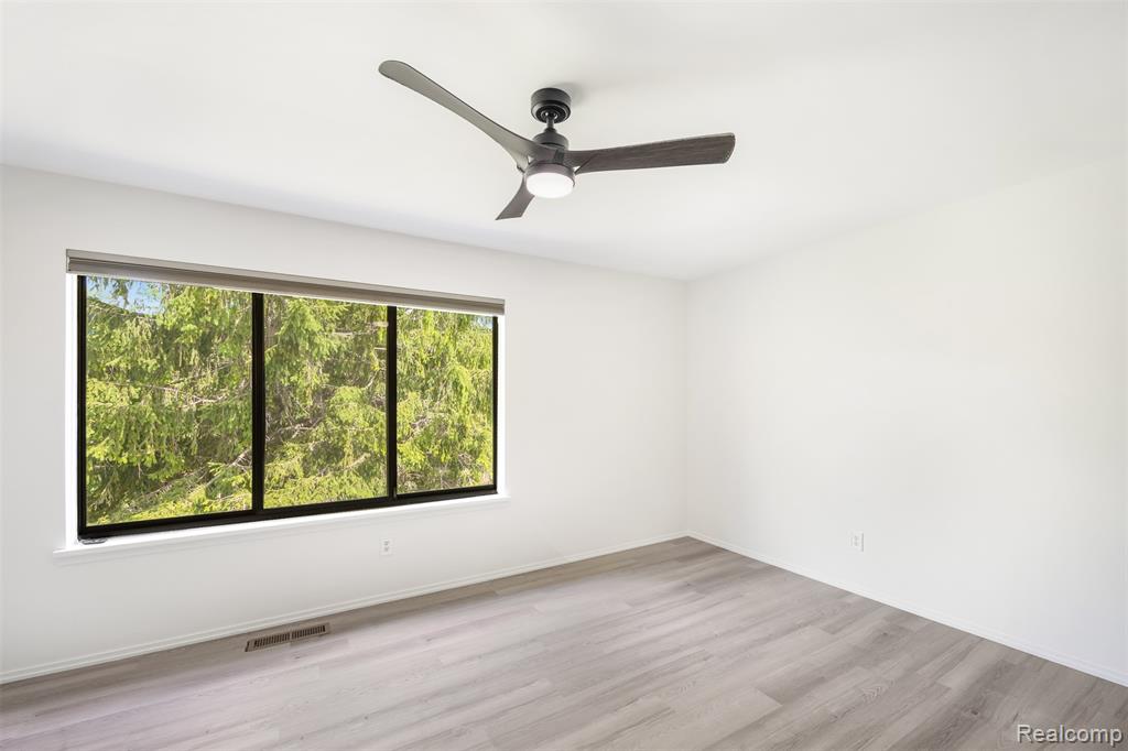 686 Peninsula Court, Ann Arbor, MI 48105 — Photo 18