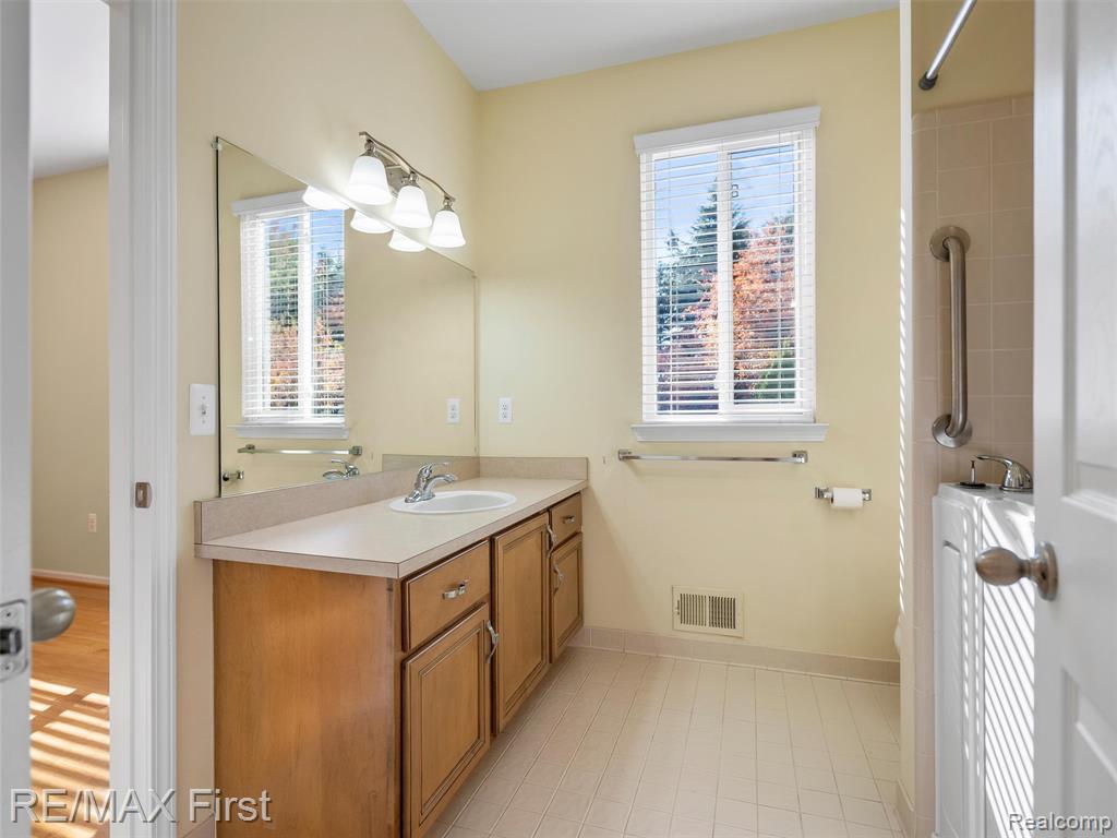 8564 Washington Woods Drive, Washington, MI — Photo 19