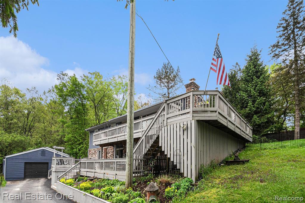 7529 BISHOP Road, Brighton, MI 48116 — Photo 24