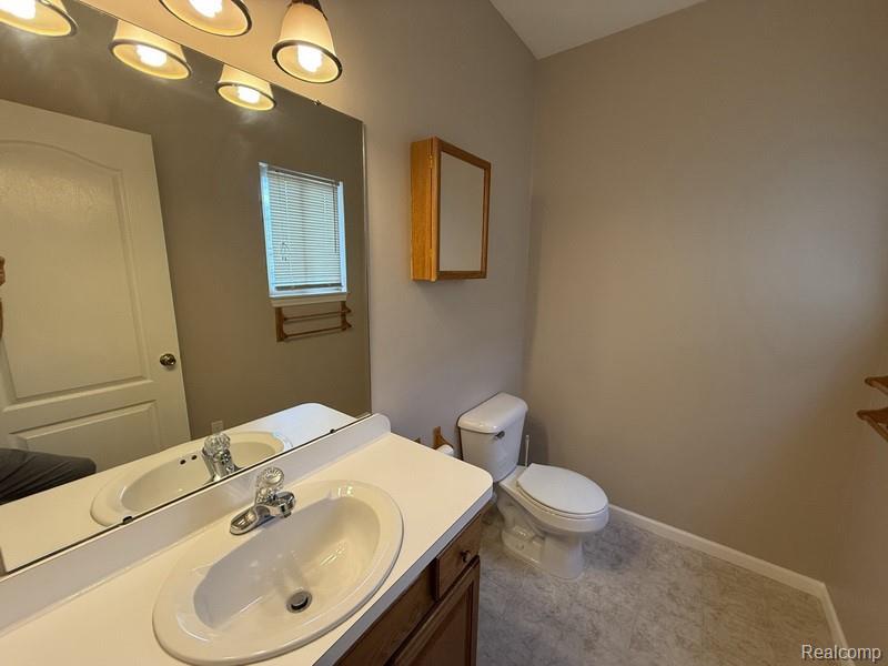 8303 Lenore Street, Dearborn Heights, MI 48127 — Photo 8