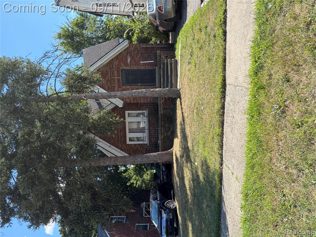 16019 Ellsworth Street, Detroit, MI 48227