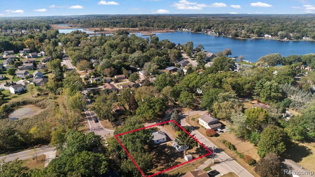 1588 Ladd Road, Wolverine Lake, MI 48390 — Photo 35