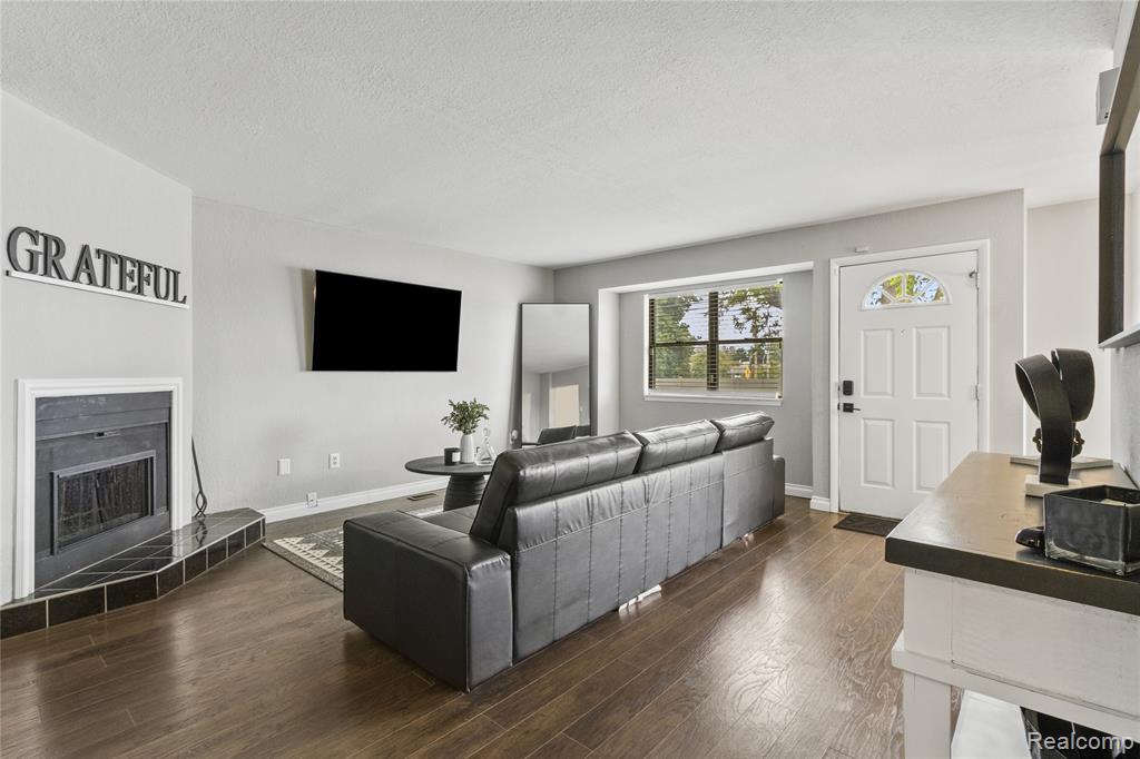 24964 Auburn Lane, Southfield, MI 48033 — Photo 11