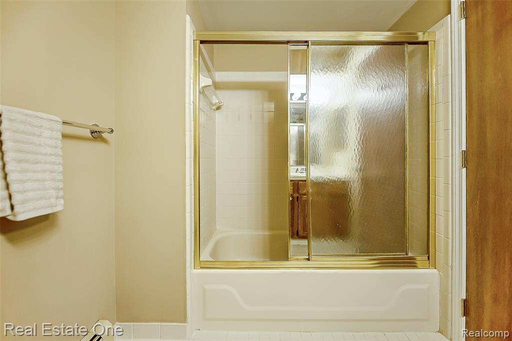 62177 TICONDEROGA, 4, South Lyon, MI 48178 — Photo 19