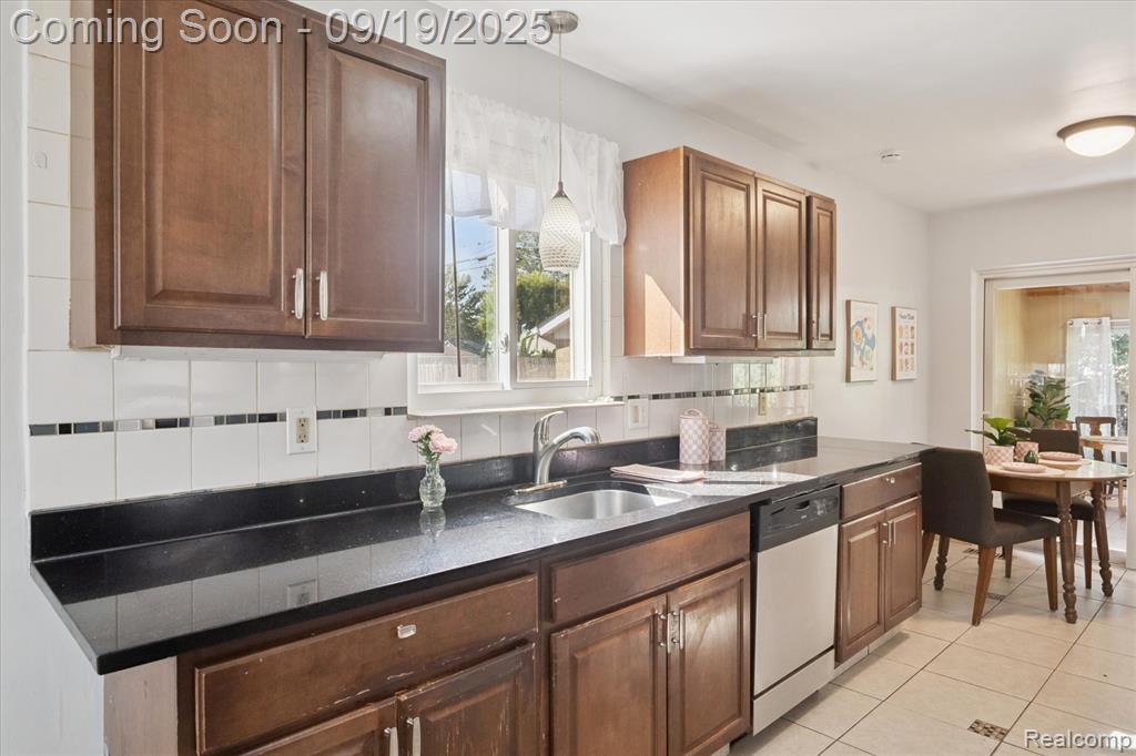 8425 Wormer, Dearborn Heights, MI 48127 — Photo 29