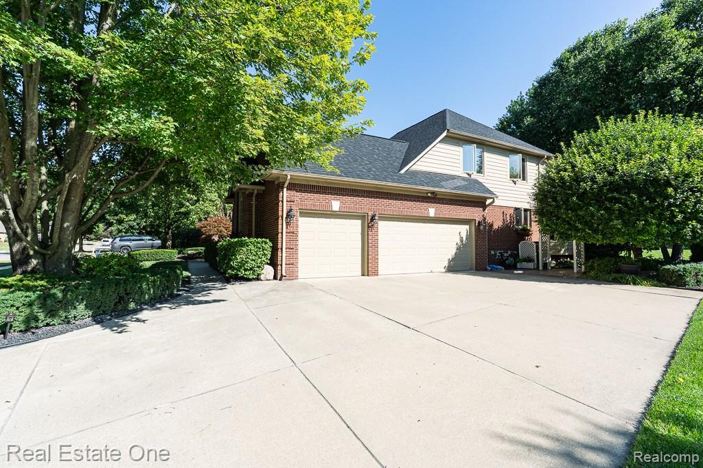 6615 Chatham Circle, Rochester Hills, MI 48306 — Photo 49