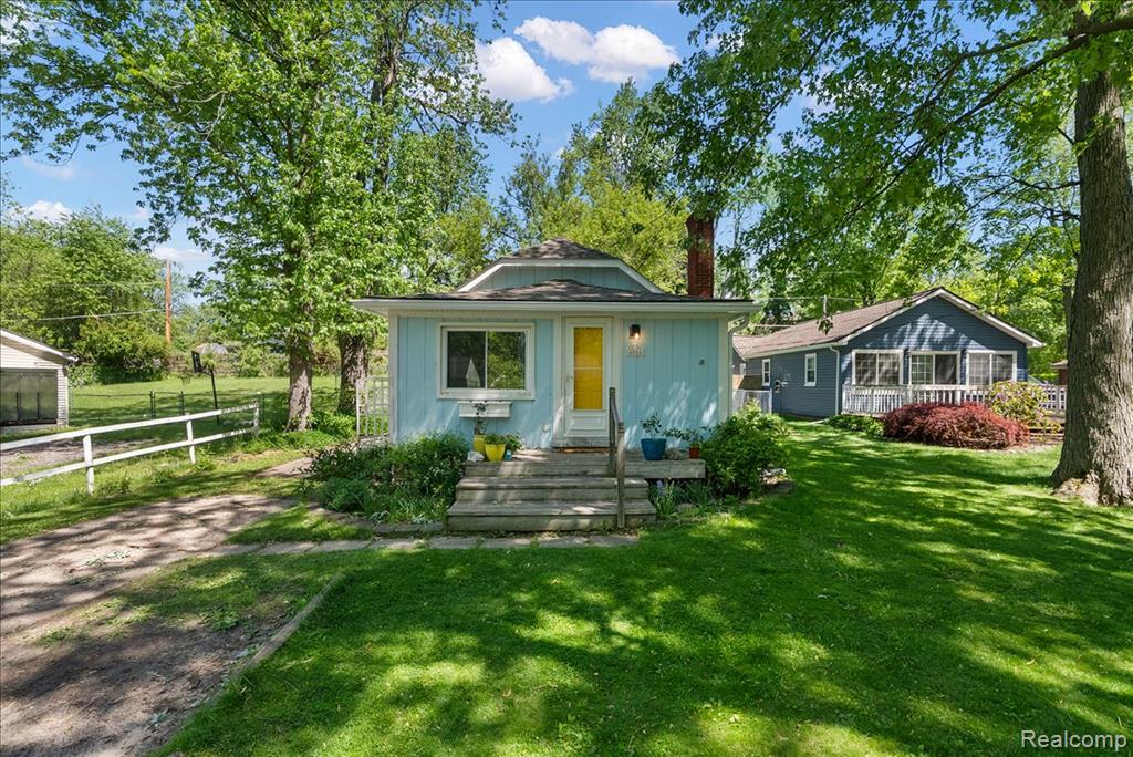 4886 Filer Street, Waterford, MI 48328 — Photo 2