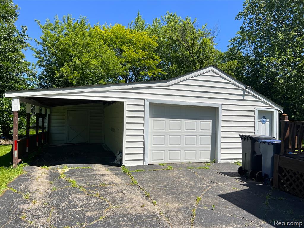 3918 Whitney Avenue, Flint, MI 48532 — Photo 21