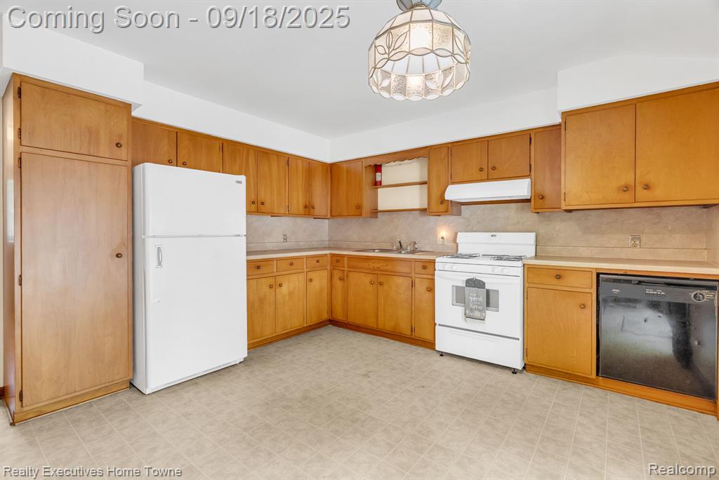 4929 Forman Drive, Fort Gratiot, MI 48059 — Photo 11