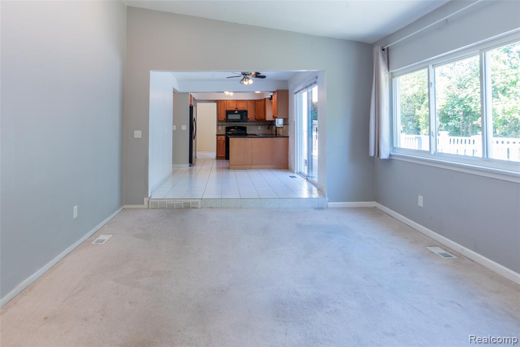 7337 Oak Tree Drive, West Bloomfield, MI — Photo 13