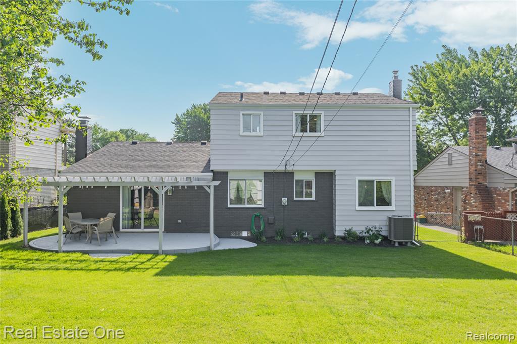 5011 Thorncroft Avenue, Royal Oak, MI 48073 — Photo 4