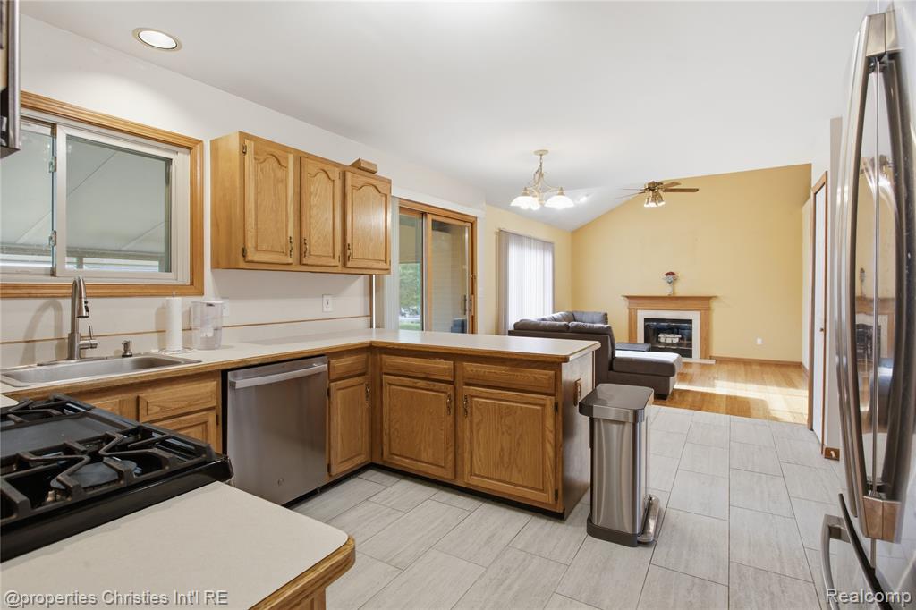 6474 Bedview Drive, Saline, MI 48176 — Photo 13