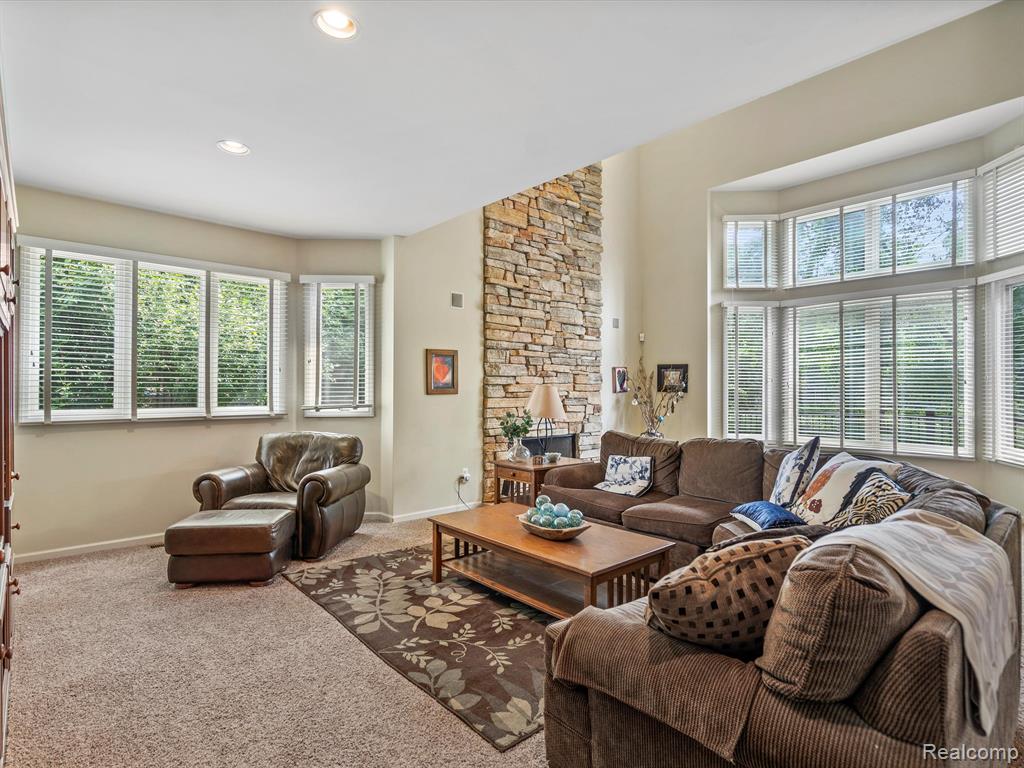 7253 CARLYLE, West Bloomfield, MI — Photo 29