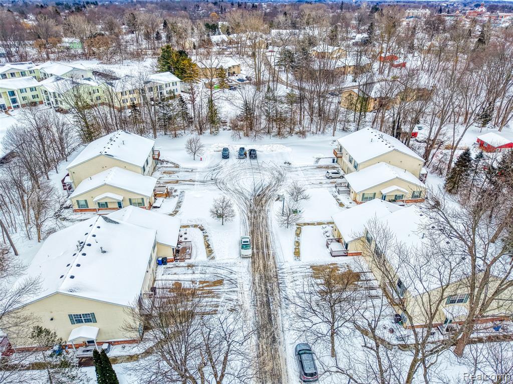 722 Griswold Street, 8, Howell, MI 48843 — Photo 3