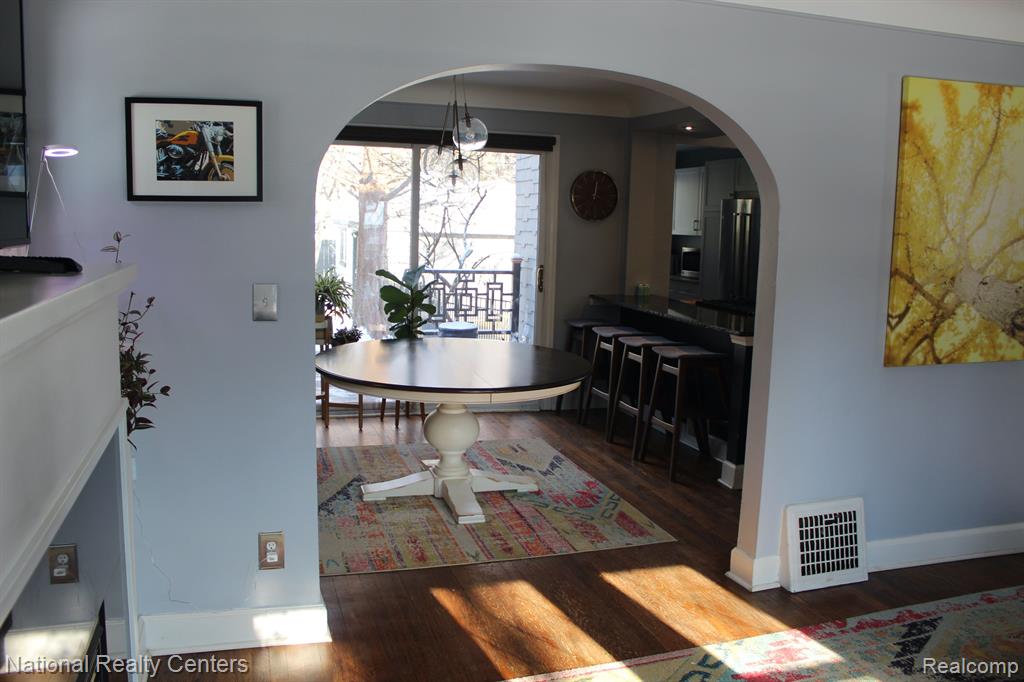 47 MAYWOOD Avenue, Pleasant Ridge, MI — Photo 11