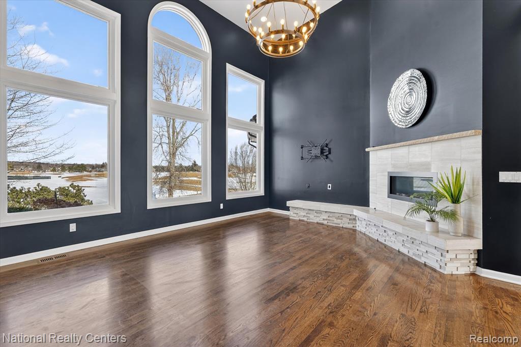 1280 Glen Court, Highland, MI — Photo 7