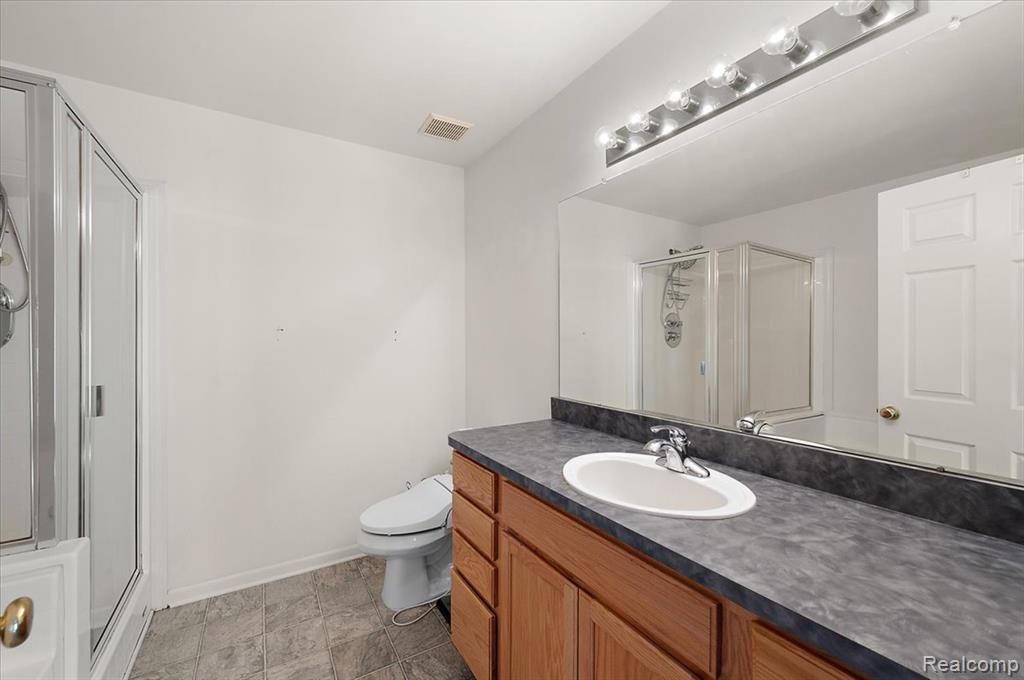 13042 Cumberland Court, Van Buren, MI 48111 — Photo 23